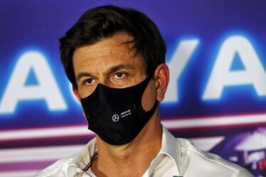 Le chef de Mercedes, Toto Wolff, dénonce Red Bull pour les plaintes « en dessous de la ceinture » ​​de Lewis Hamilton
