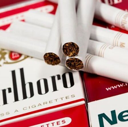 Le fabricant de Marlboro confirme qu'il cessera de vendre des cigarettes au Royaume-Uni au cours de la prochaine décennie