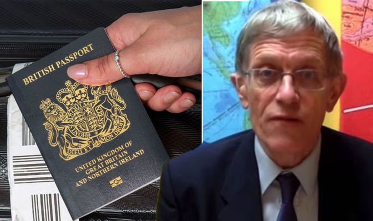 Le gouvernement contraint de « supprimer » le « vérificateur de passeports » en ligne après un « carnage » de voyage