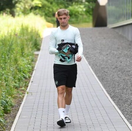 Le nouveau numéro de maillot d'Arsenal d'Emile Smith Rowe "fuite" après l'admission au transfert de Mikel Arteta