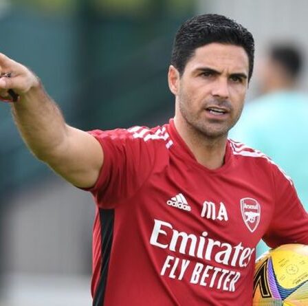 Le patron d'Arsenal, Mikel Arteta, a trois dilemmes de transfert après la défaite d'Hibernian en pré-saison