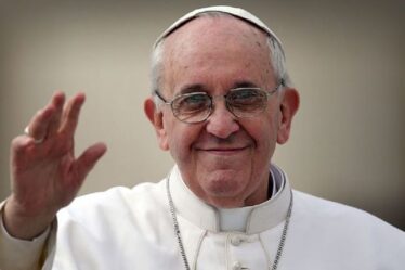 Le point sur la santé du pape François : le pontife argentin devrait passer une semaine à l'hôpital