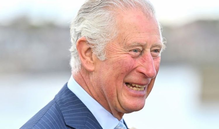 Le prince Charles renforce son rôle royal et remplace la reine lors de fiançailles précieuses