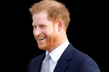 Le prince Harry gagne 20 millions de dollars en étant «horrible pour la famille royale» avec un nouveau livre