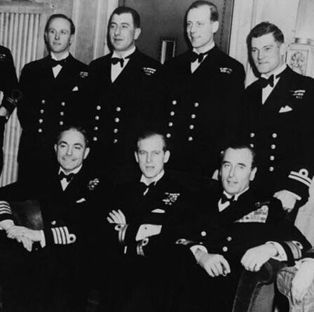 Le prince Philip a "brisé" la caméra de paparazzi lors de son enterrement de vie de garçon à l'hôtel The Dorchester