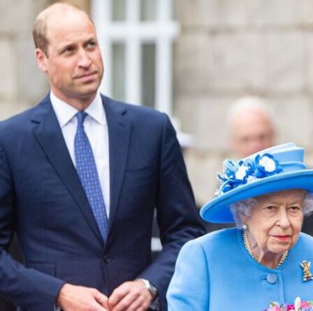 Le prince William a « rompu » avec la reine « chaperonne » pour rendre hommage en solo au prince Philip