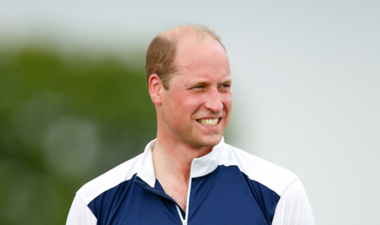 Le prince William photographié en train de jouer au polo après avoir célébré la victoire de l'Angleterre – "Tellement reconnaissant"