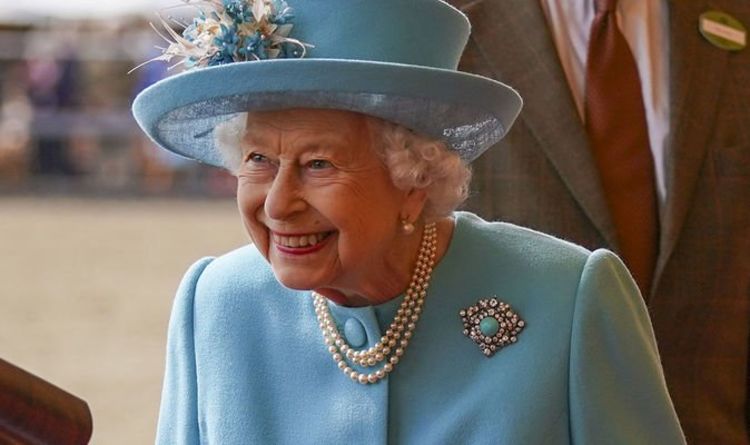 Le sourire révélateur de la reine Elizabeth II lors du quatrième jour du Royal Windsor Horse Show