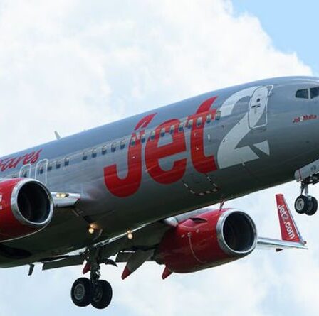 Le vol Jet2 du Royaume-Uni vers la Grèce contraint de déclarer une urgence en vol et de faire demi-tour soudain