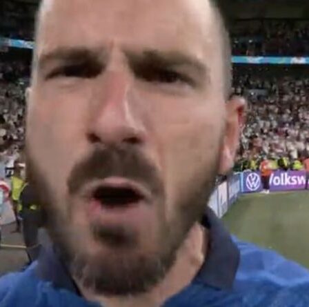 Leonardo Bonucci se moque brutalement de l'Angleterre alors que l'Italie gagne des euros sur des stylos - "Ça vient à Rome"