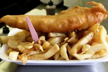 Les Britanniques pourraient faire face à une pénurie de fish and chips à cause de la bureaucratie du Brexit, selon les pêcheurs norvégiens