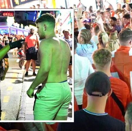 Les fans anglais aspergés de poivre par la police espagnole - répression brutale des fans jubilatoires de l'Euro 2020