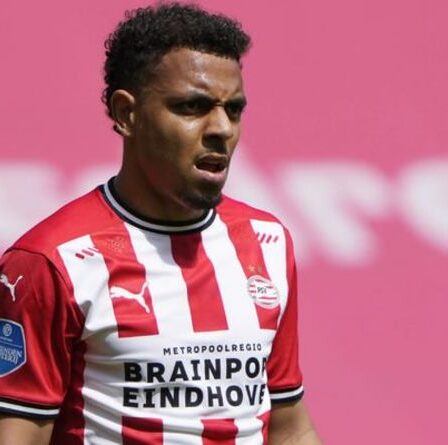 Les quatre objectifs de transfert réalistes de Liverpool avec Donyell Malen se dirigent vers le Borussia Dortmund