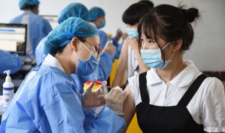 Les ventes de vaccins AstraZeneca montent en flèche de plus de 1 milliard de dollars alors que la Chine envisage un coup Covid