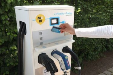 Les voitures électriques pourraient économiser plus de 1 000 £ par an en frais de fonctionnement, selon une étude