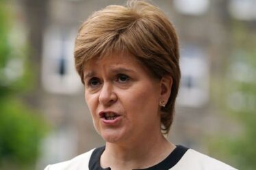 L'indépendance de Sturgeon porte un coup dur alors que l'Écosse fait face à de «gros risques» en entrant sur le marché financier