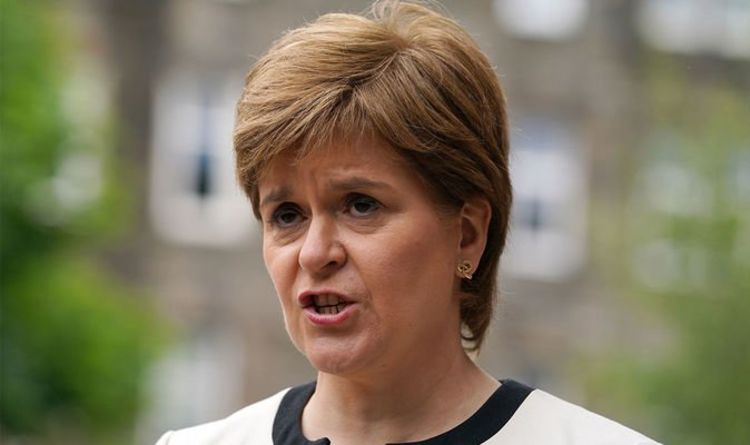 L'indépendance de Sturgeon porte un coup dur alors que l'Écosse fait face à de «gros risques» en entrant sur le marché financier
