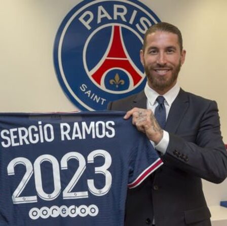 L'option de transfert de Man Utd disparaît alors que Sergio Ramos signe un accord de deux ans avec le PSG