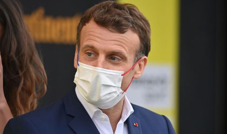 Macron a averti qu'il "jouait avec la constitution" avec le plan de laissez-passer de Covid - le meilleur avocat dénonce