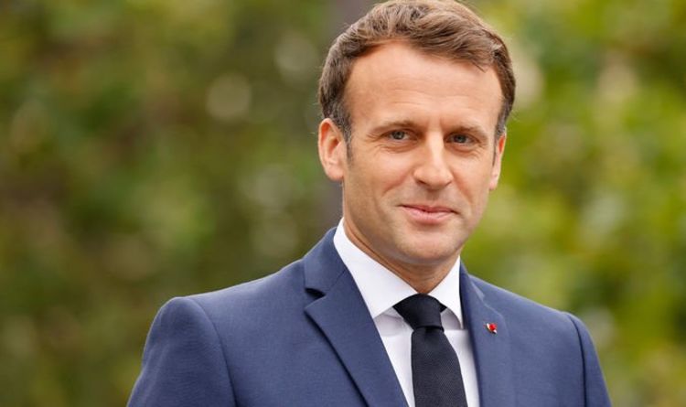 Macron au bord du gouffre: le président secoué contraint de défendre les nouvelles règles de Covid - "Pas une dictature"
