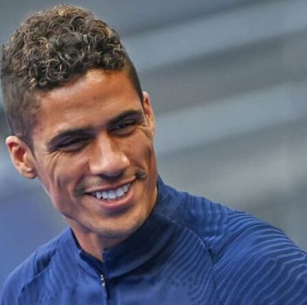Man Utd "sur le point de finaliser un accord pour Raphael Varane" dans un nouveau développement de transfert passionnant