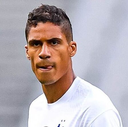 Manchester United "fixe le prix maximum pour l'accord Raphael Varane" avec Jadon Sancho en tête