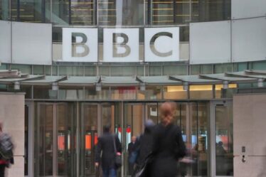 « Nous venons de le ranger ! »  La BBC a riposté aux plaintes concernant le nouveau logo coûtant des « milliers »