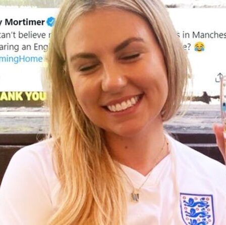 Où est la fierté ?!  Une journaliste de la BBC « fulmine » alors qu'elle a refusé l'entrée pour avoir porté un haut anglais