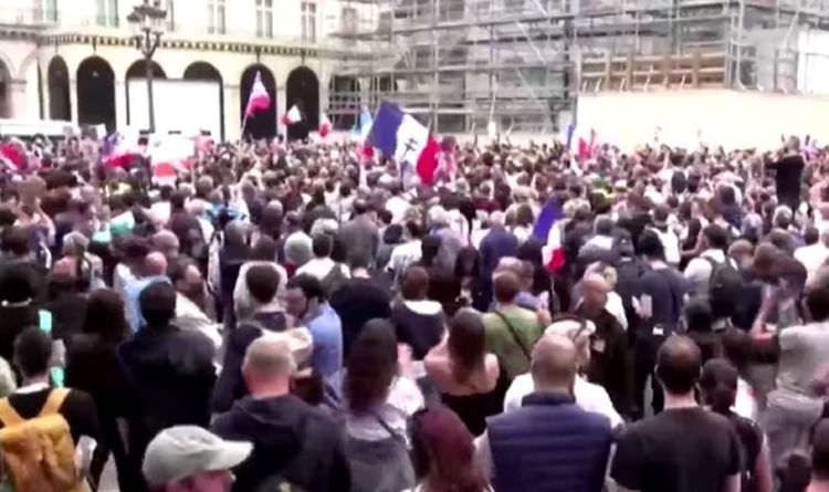 'Pas de liberté!'  La France d'Emmanuel Macron éclate en protestations tendues contre l'ordonnance de jab obligatoire