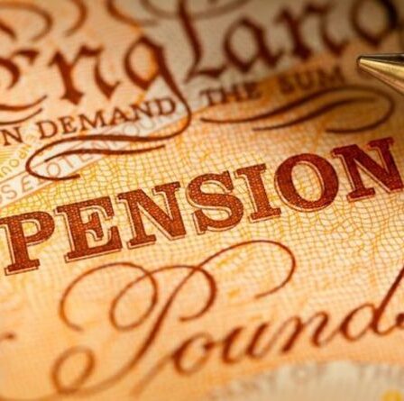 Pension: les Britanniques invités à changer autant de personnes pourraient économiser 22 800 £ avant la retraite