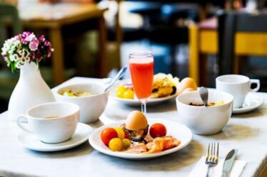 Petits-déjeuners de luxe britanniques: les œufs brouillés les plus chers vous coûteront 75 £