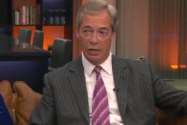« Peut être 30 000 – je ne plaisante pas ! »  Nigel Farage prédit une vague de passages de migrants sur GB News
