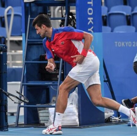 Piers Morgan fustige Novak Djokovic, un « gosse gâté », après l'explosion des Jeux olympiques