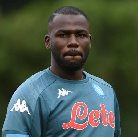 Rafa Benitez a porté un coup dur au transfert d'Everton alors que le patron de Naples confirme la position de Kalidou Koulibaly