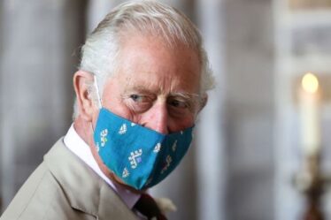 « Regarder en avant, pas en arrière ! »  Le prince Charles s'apprête à abandonner le masque facial lors du prochain événement intérieur