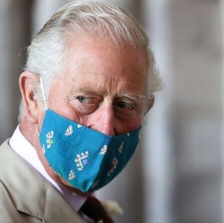 « Regarder en avant, pas en arrière ! »  Le prince Charles s'apprête à abandonner le masque facial lors du prochain événement intérieur