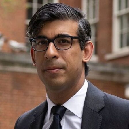 Rishi Sunak envisage de mettre fin au triple verrouillage des retraites par souci d'équité envers les jeunes