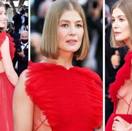 Rosamund Pike, 42 ans, risque un dysfonctionnement de sa garde-robe alors qu'elle montre un décolleté à Cannes 2021