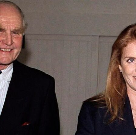 Sarah Ferguson partage son chagrin face aux mémoires révélatrices de son père: "J'aurais aimé qu'il n'ait pas écrit"