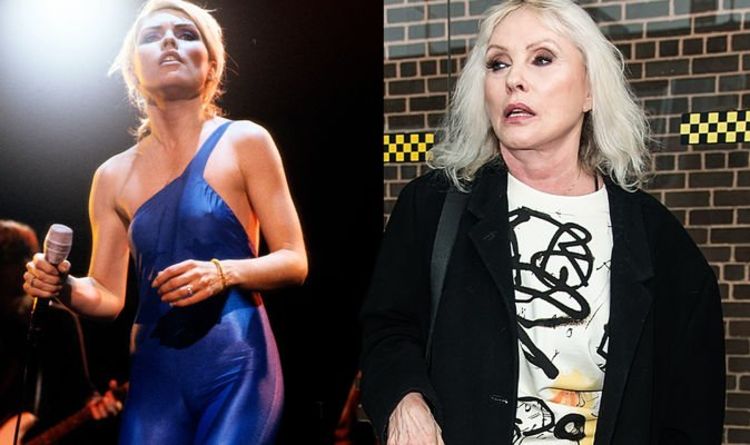 Six incroyables clichés déterrés de la légende de Blondie Debbie Harry alors qu'elle célèbre son 76e anniversaire