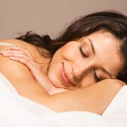 Tableau du sommeil par âge : de combien de sommeil avez-vous VRAIMENT besoin ?  Guide simple
