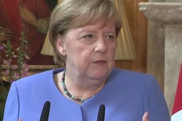 « Trier ça ! »  Boris fait rage contre Merkel au sujet des médicaments contre le cancer bloqués dans tout le Royaume-Uni par l'UE