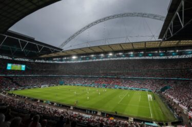 'Variante Wembley': les cas de coronavirus SOAR après la finale de l'Euro 2020 – 'Entassés comme des sardines'