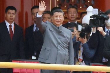 Xi Jinping prévient que les nations étrangères vont "se saigner la tête" lors du discours du PCC