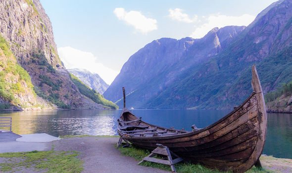 Vikings : les peuples utilisaient des chaloupes pour voyager de la Scandinavie à la Grande-Bretagne et à l'Irlande