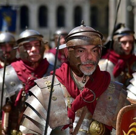 Une percée archéologique alors qu'une énorme réserve de l'armée romaine vieille de 2 000 ans a été découverte