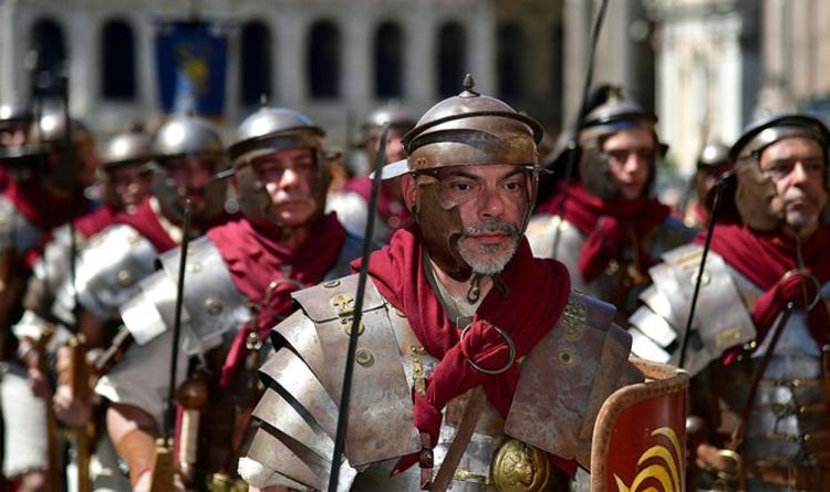 Une percée archéologique alors qu'une énorme réserve de l'armée romaine vieille de 2 000 ans a été découverte