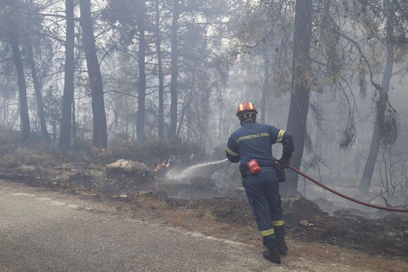 nouvelles royales grèce feux de forêt dernier palais de tatoi cimetière de tatoi prince philip news