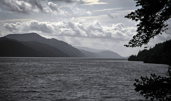 Loch Ness : le vaste lac est un site de beauté naturel situé à l'extrême nord des Highlands écossais