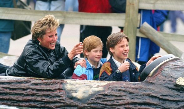 « Normal » : Diana avec ses fils à Thorpe Park